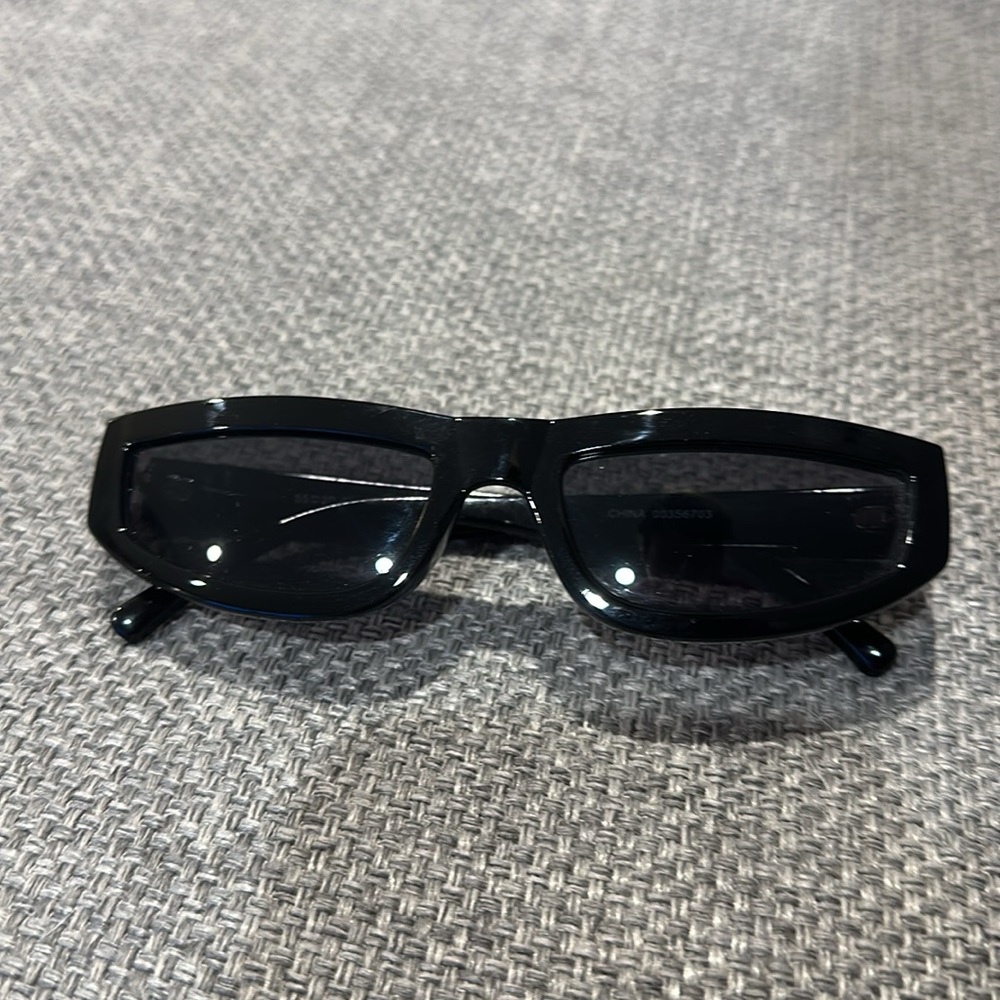 MOVING SALE Black Slim Rectangular Retro Sunglasses - Picture 3 of 7
